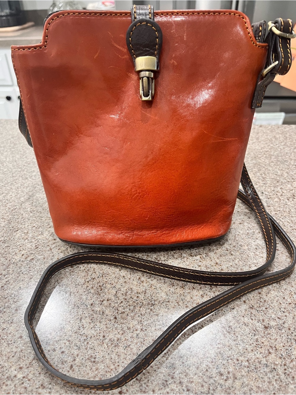 Italian Leather Made in Italy Golden Brown Crossbody Pockets Shoulder Strap